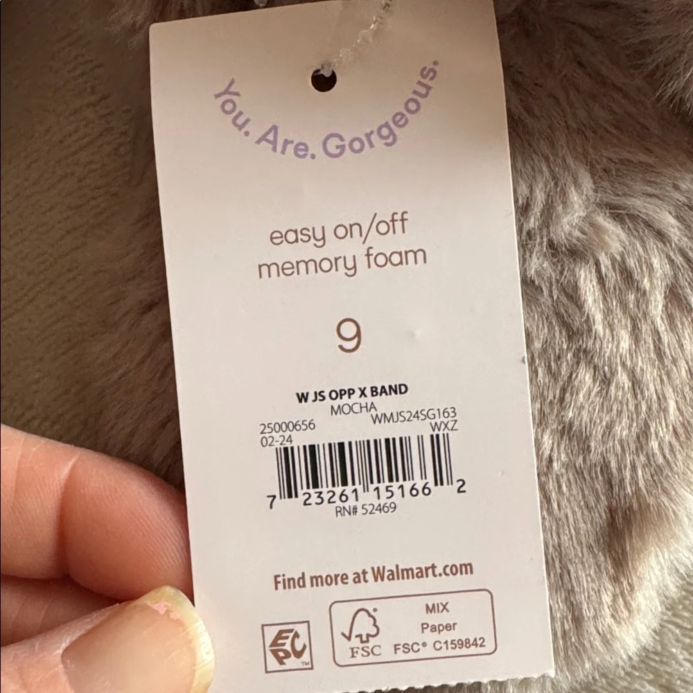 NWT JOYSPUN Women's Plush Tan Slippers - Picture 6 of 6